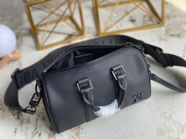l**is V*t*n city keepall