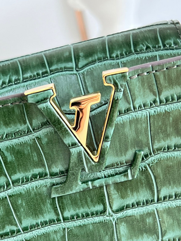 l**is V*t*n capucines mini