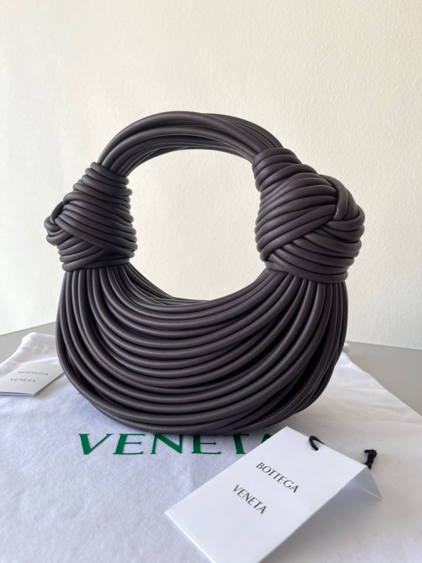 Bo*te*ga ve*ne*ta double knot
