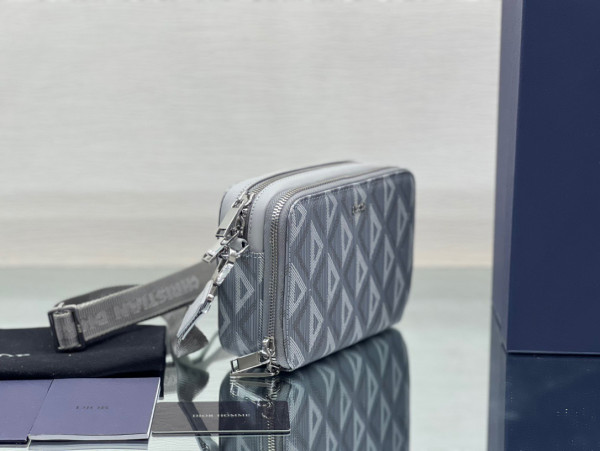 D*or messenger pouch