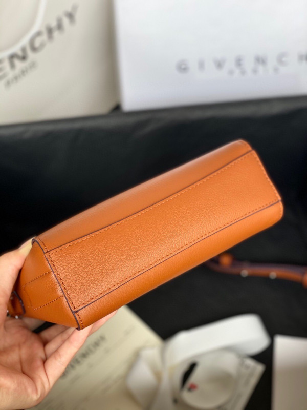 GIVENCHY NANO ANTIGONA