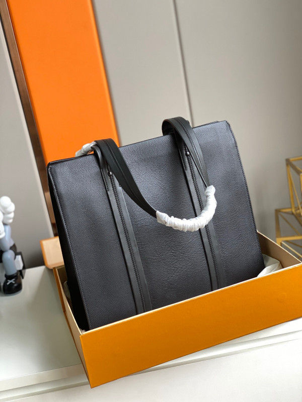 l**is V*t*n tote
