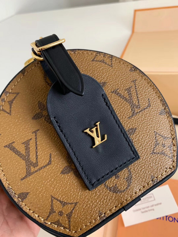 l**is V*t*n mini boite chapeau