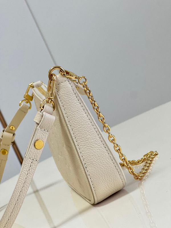 l**is V*t*n easy pouch on strap