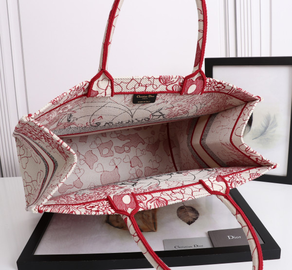 large D*or book tote