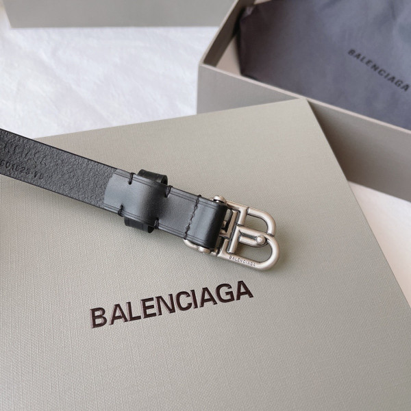 Ba*len*cia*ga belt