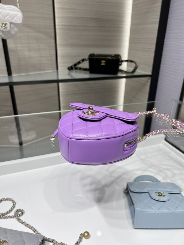 CL HEART CLUTCH WITH CHAIN