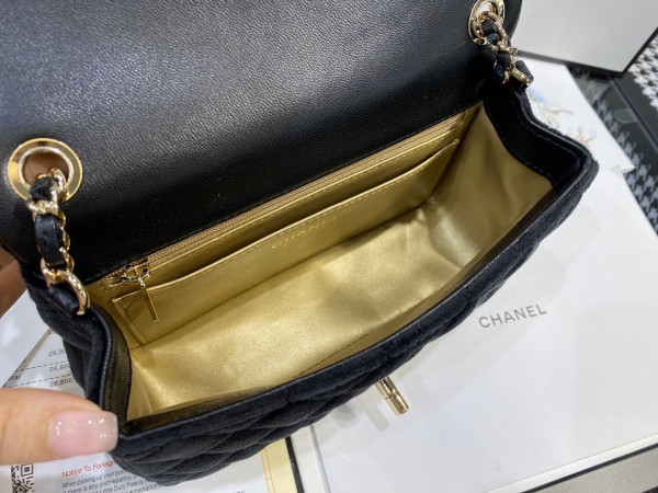 CL FLAP BAG