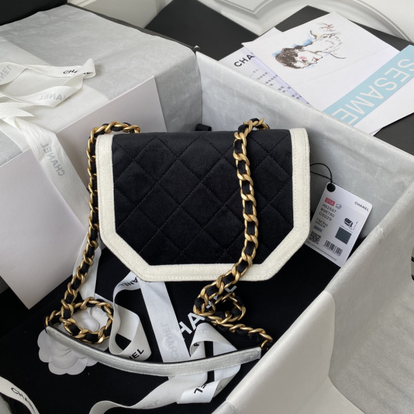 CL MINI FLAP BAG