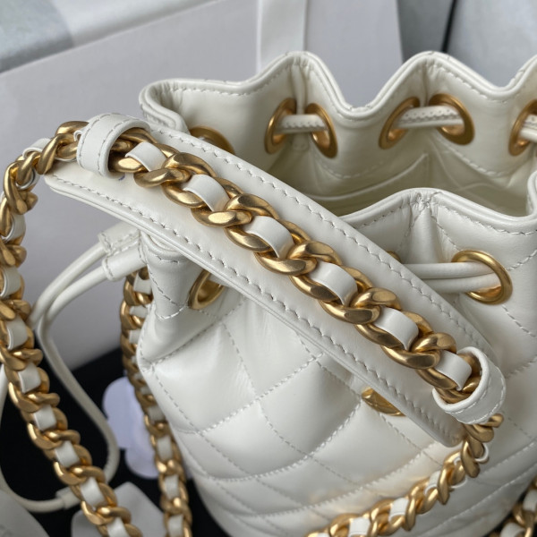 CL SMALL BUCKET BAG