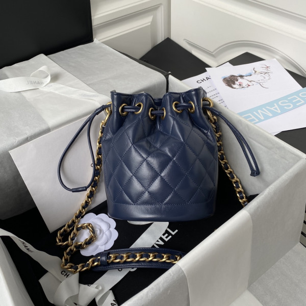 CL SMALL BUCKET BAG