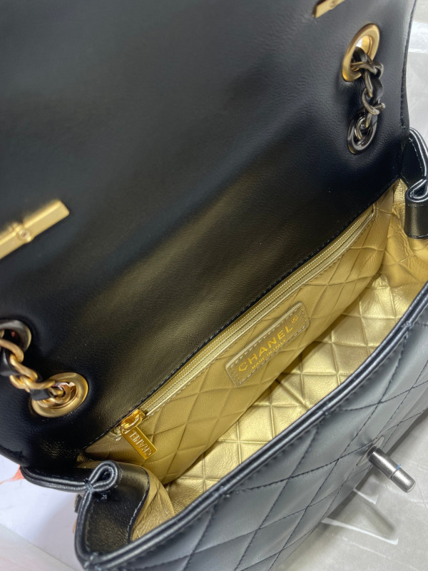 CL SMALL FLAP BAG