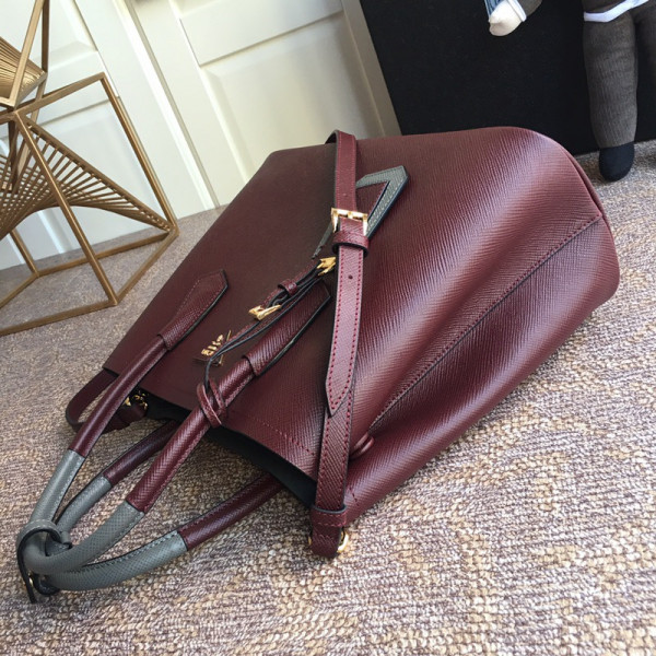 Pra*a double bag
