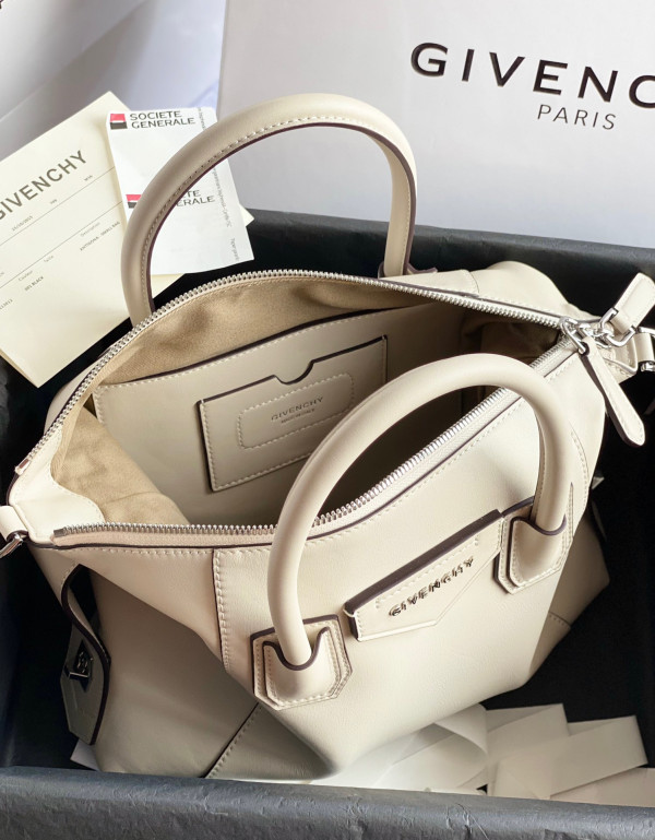 GIVENCHY ANTIGONA SOFT