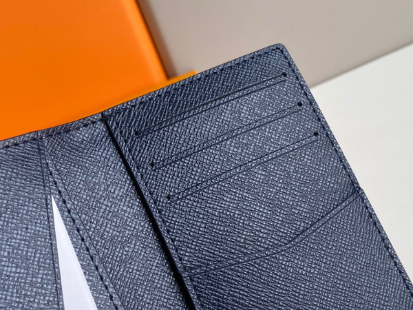 l**is V*t*n pocket organizer