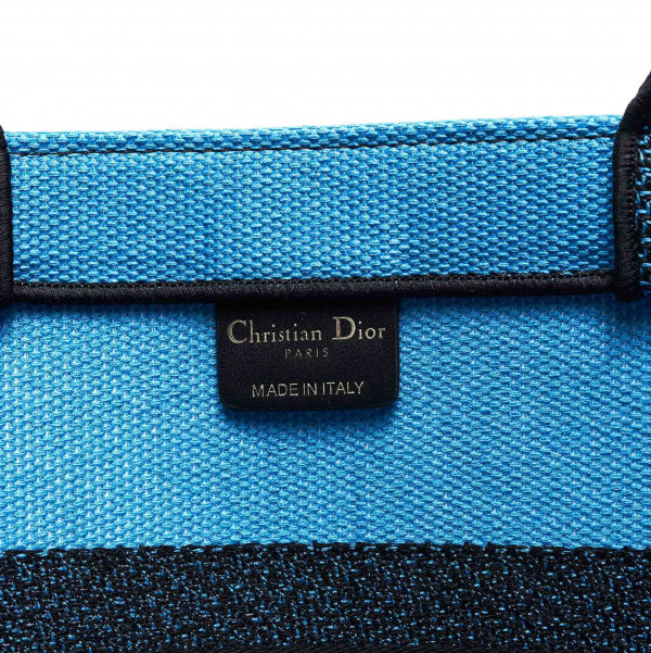 medium D*or book tote