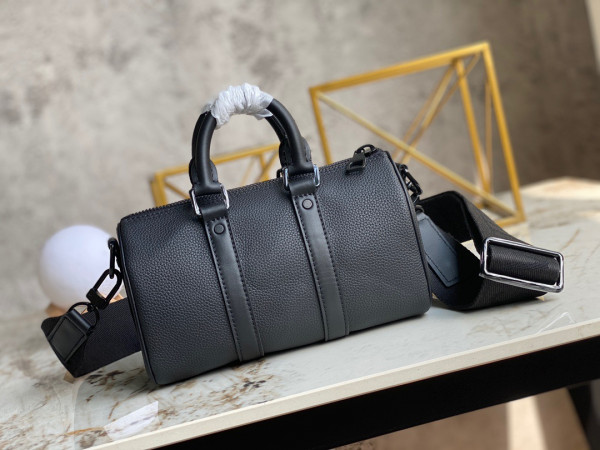 l**is V*t*n city keepall