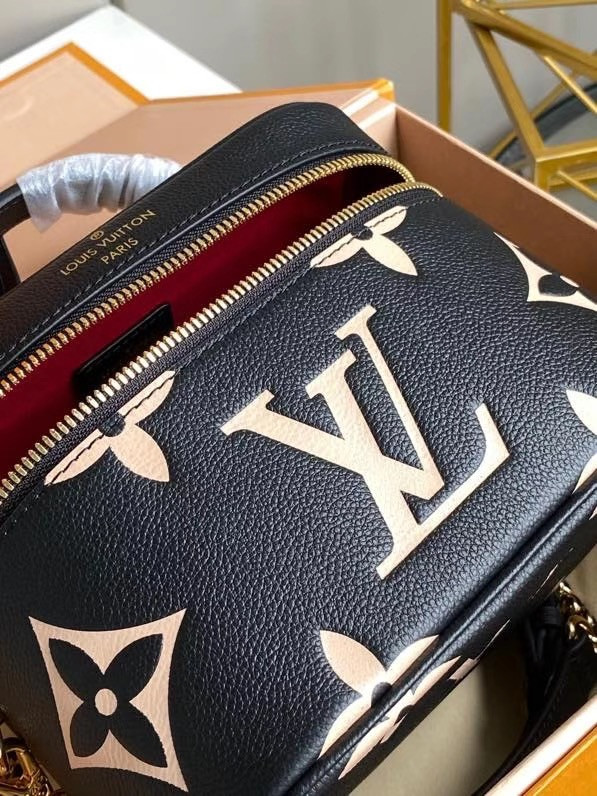 l**is V*t*n vanity pm