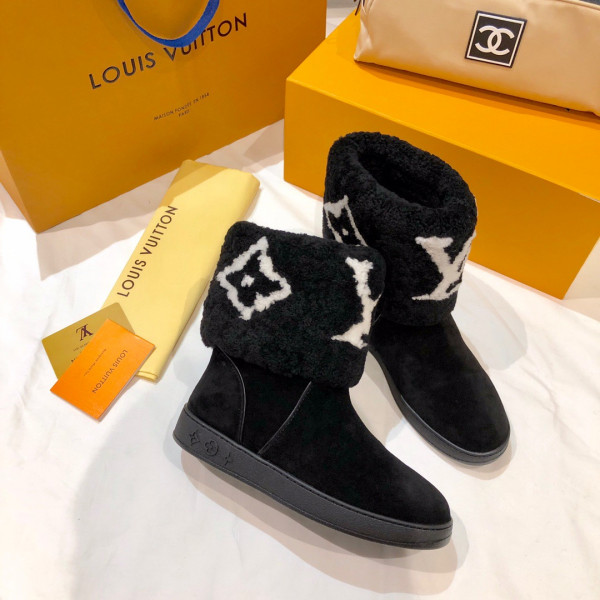 l**is V*t*n boots