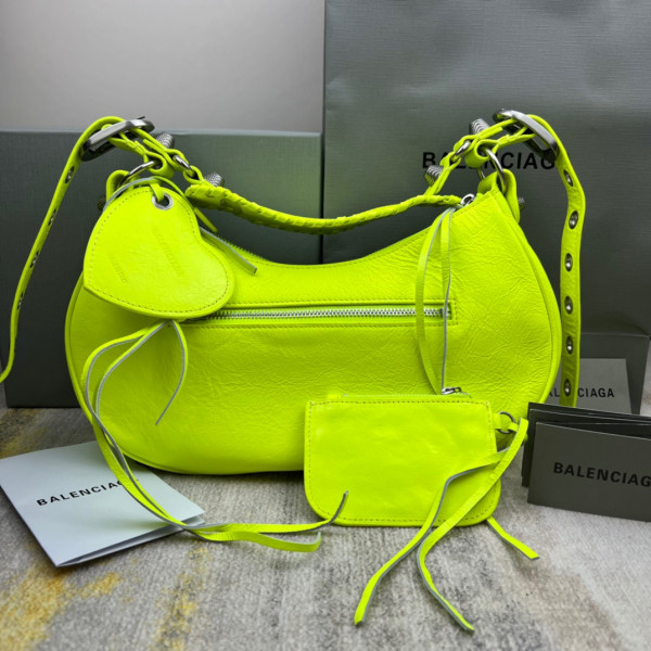 Ba*len*cia*ga women''s le cagole small shoulder bag