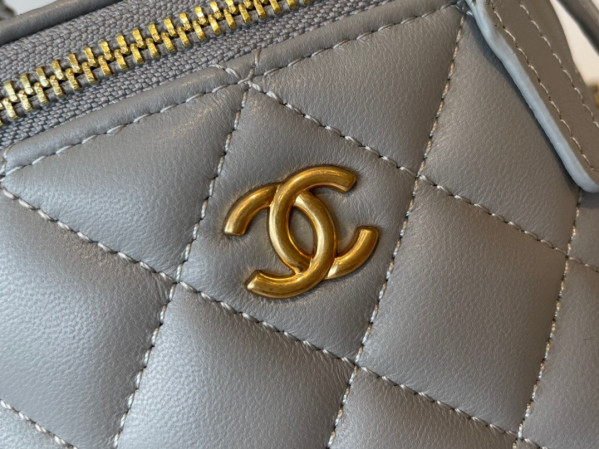 CL VANITY CASE