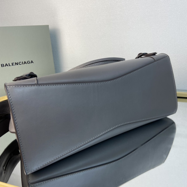 Ba*len*cia*ga neo classic small top handle bag