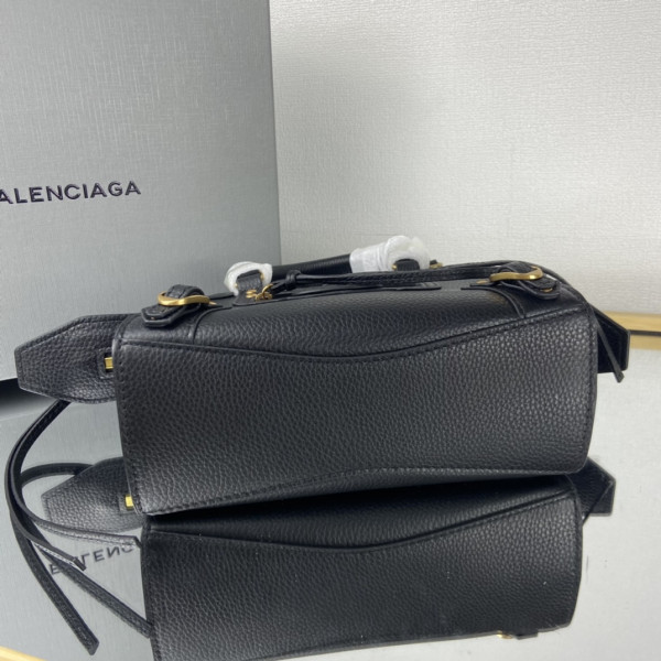 Ba*len*cia*ga neo classic mini top handle bag
