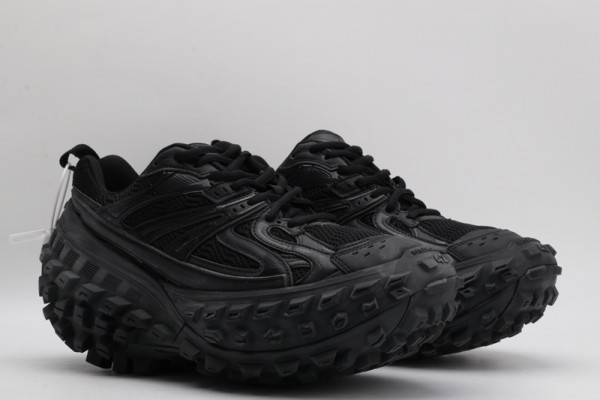Ba*len*cia*ga defender sneaker