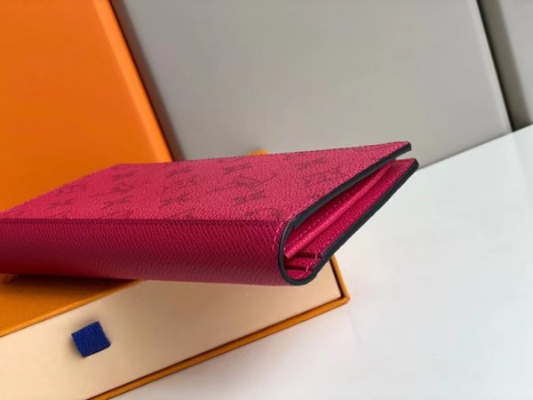 l**is V*t*n brazza wallet
