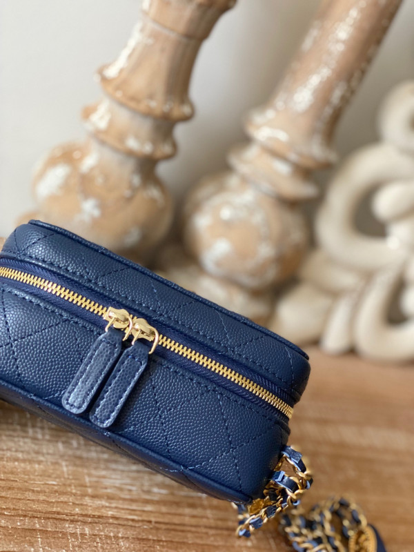 CL VANITY CASE