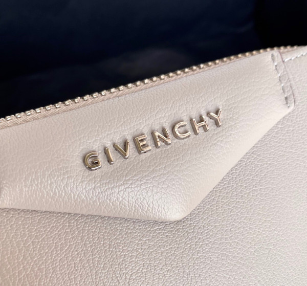 GIVENCHY NANO ANTIGONA