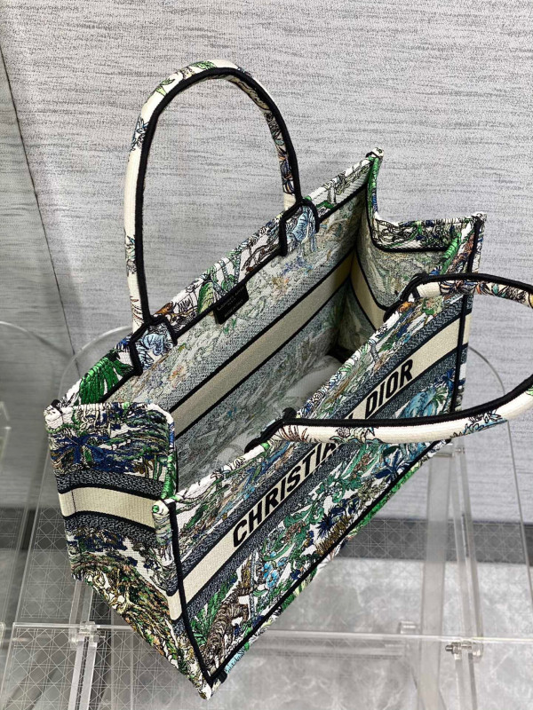 D*or book tote