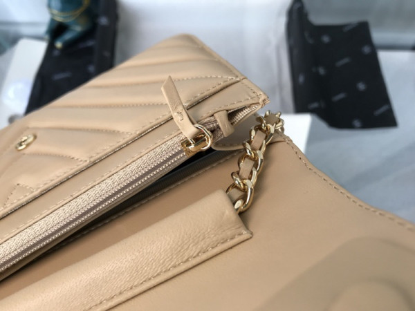CL Flap Bag Lambskin With Gold / Silver Hardware