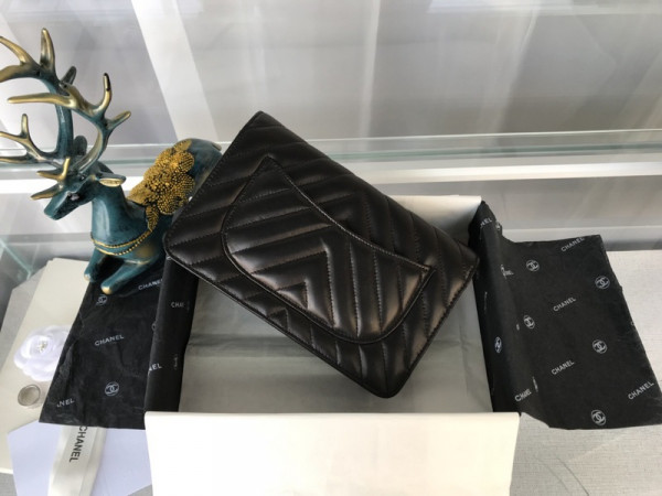 CL Flap Bag Lambskin With Gold / Silver Hardware