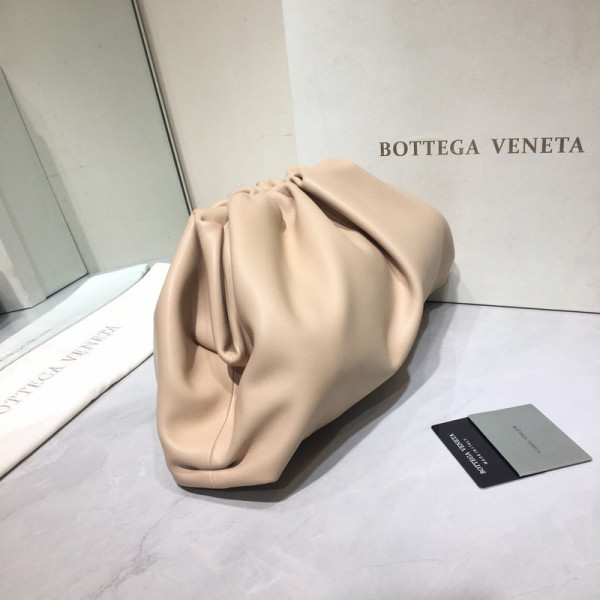 Bo*te*ga ve*ne*ta the pouch