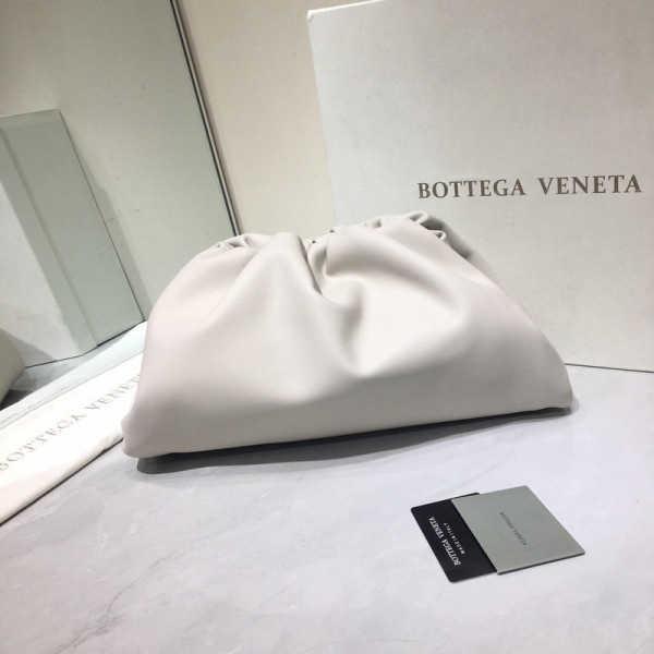 Bo*te*ga ve*ne*ta the pouch