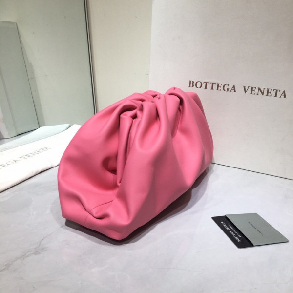 Bo*te*ga ve*ne*ta the pouch