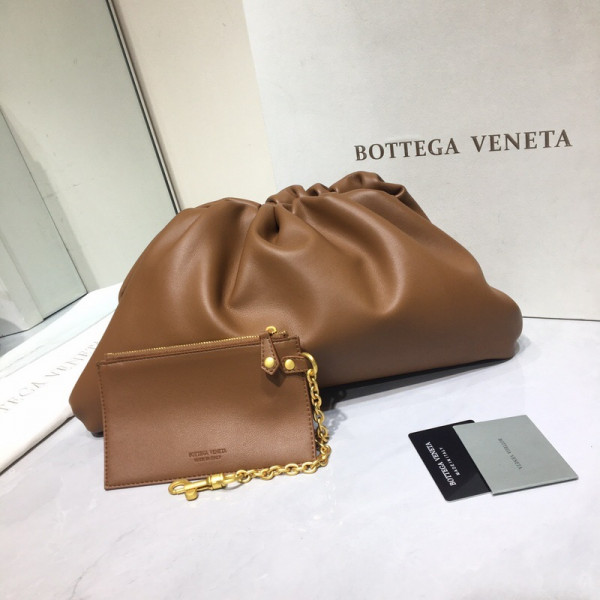 Bo*te*ga ve*ne*ta the pouch