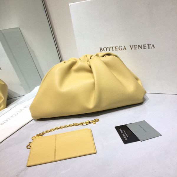 Bo*te*ga ve*ne*ta the pouch