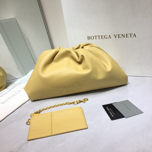 Bo*te*ga ve*ne*ta the pouch