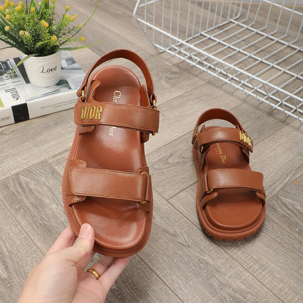 D*oract sandal