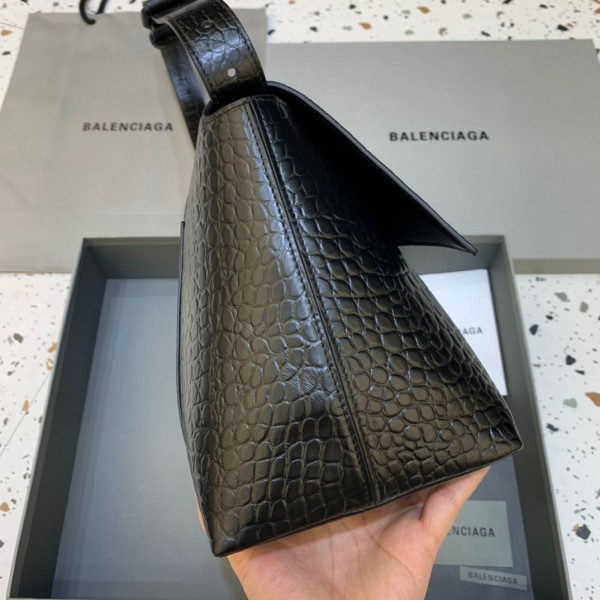 Ba*len*cia*ga downtown medium shoulder bag