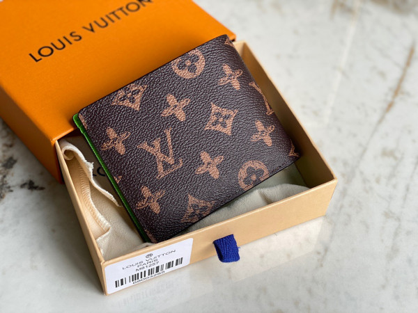 l**is V*t*n multiple wallet