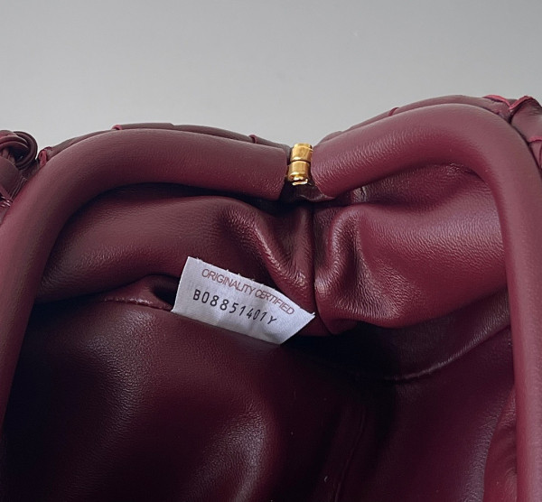 Bo*te*ga ve*ne*ta mini pouch