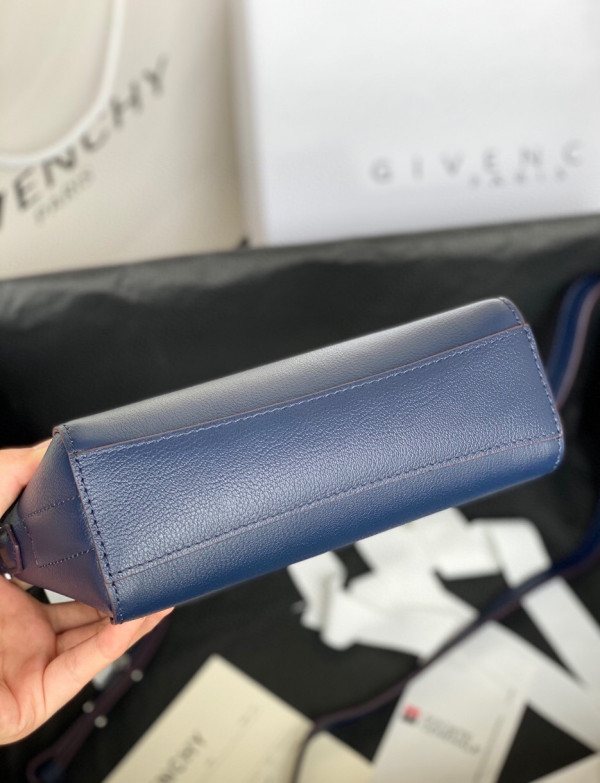 GIVENCHY NANO ANTIGONA