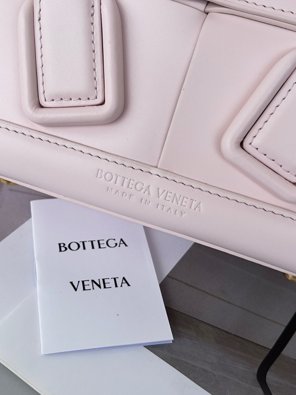Bo*te*ga ve*ne*ta arco