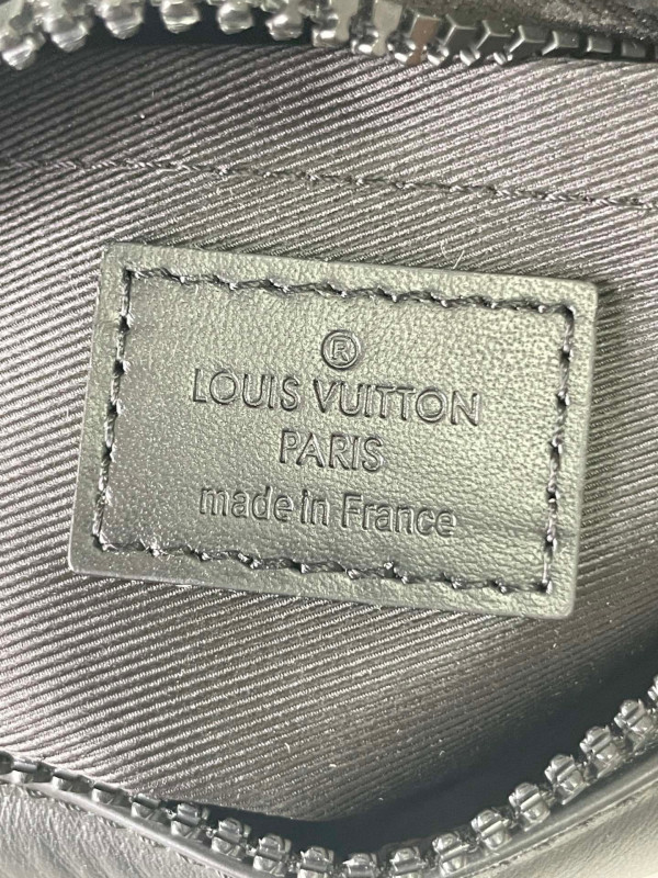 l**is V*t*n mini soft trunk