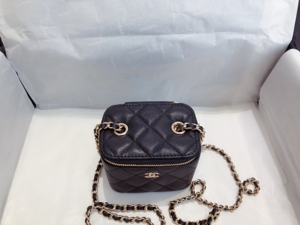 CL VANITY CASE