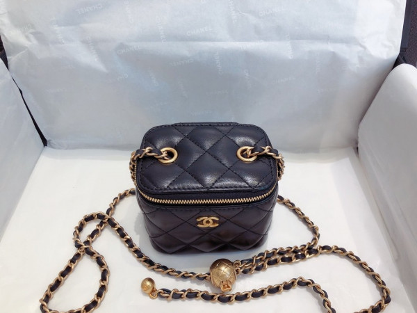 CL VANITY CASE