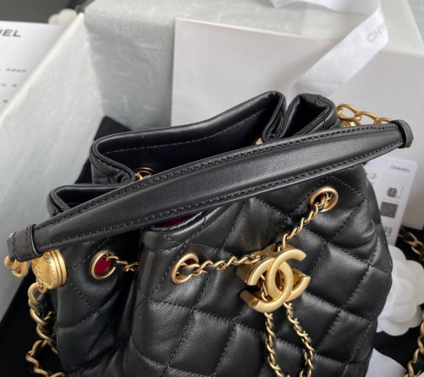 CL BUCKET BAG